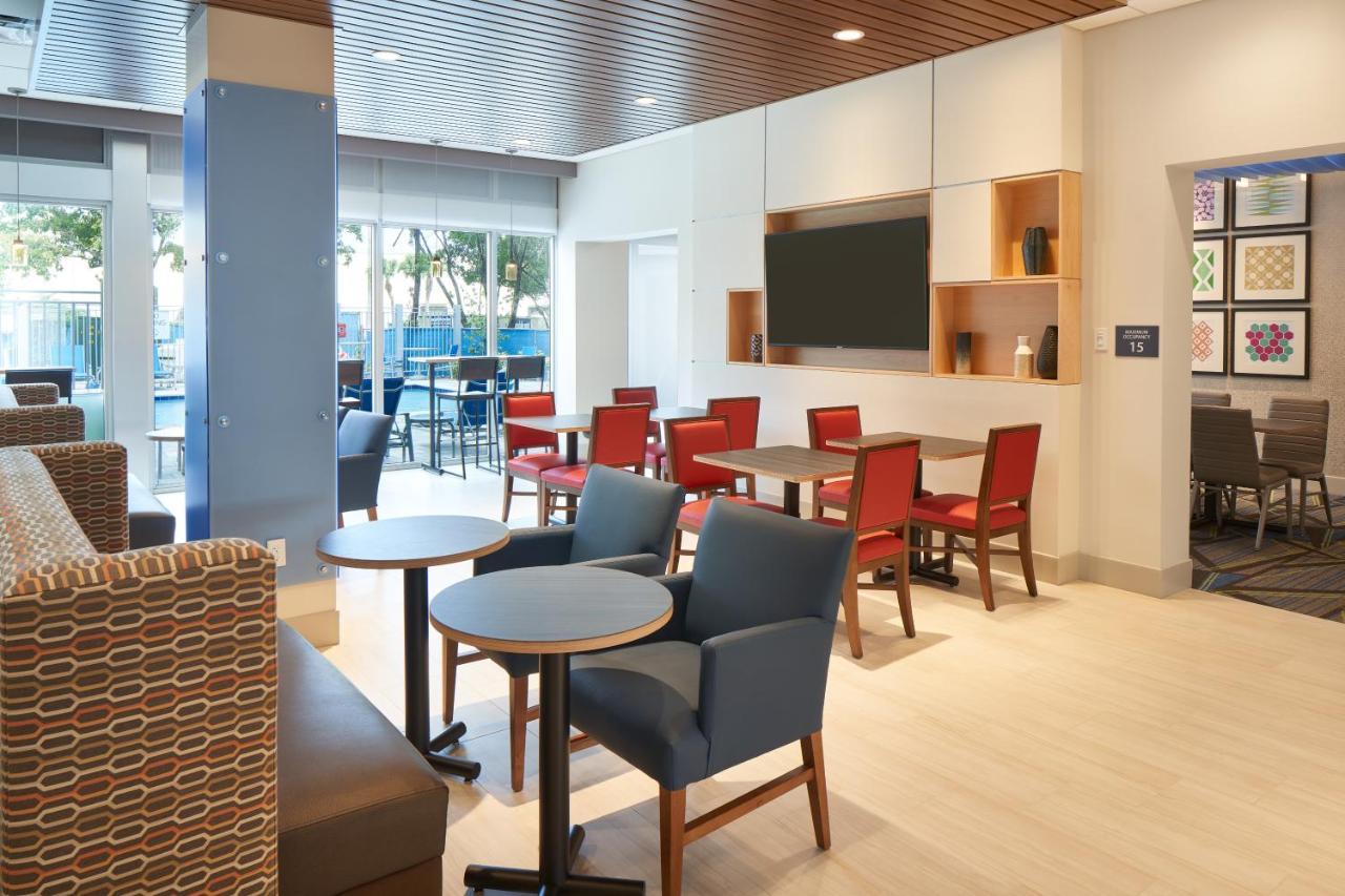 Holiday Inn Express Doral Miami By Ihg Extérieur photo