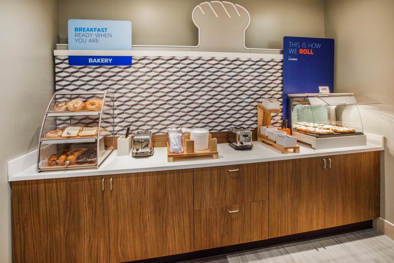Holiday Inn Express Doral Miami By Ihg Extérieur photo